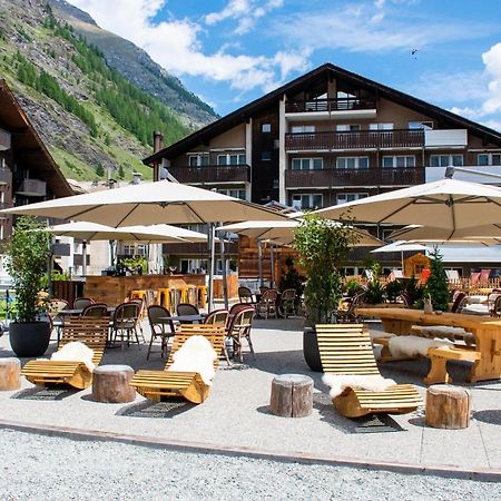 Schweizerhof Zermatt - A Small Luxury Hotel Экстерьер фото
