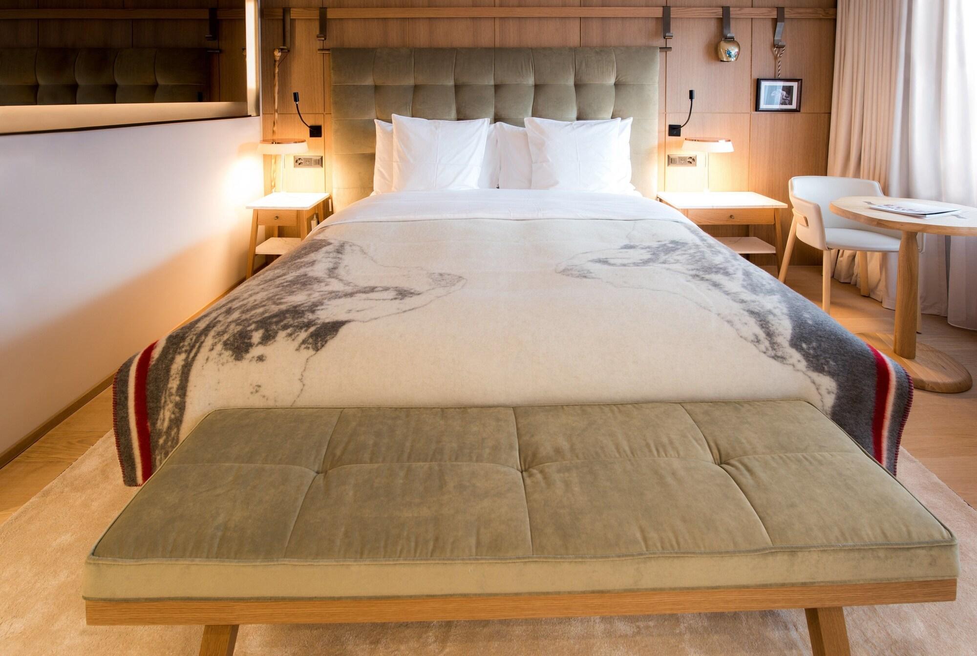 Schweizerhof Zermatt - A Small Luxury Hotel Экстерьер фото