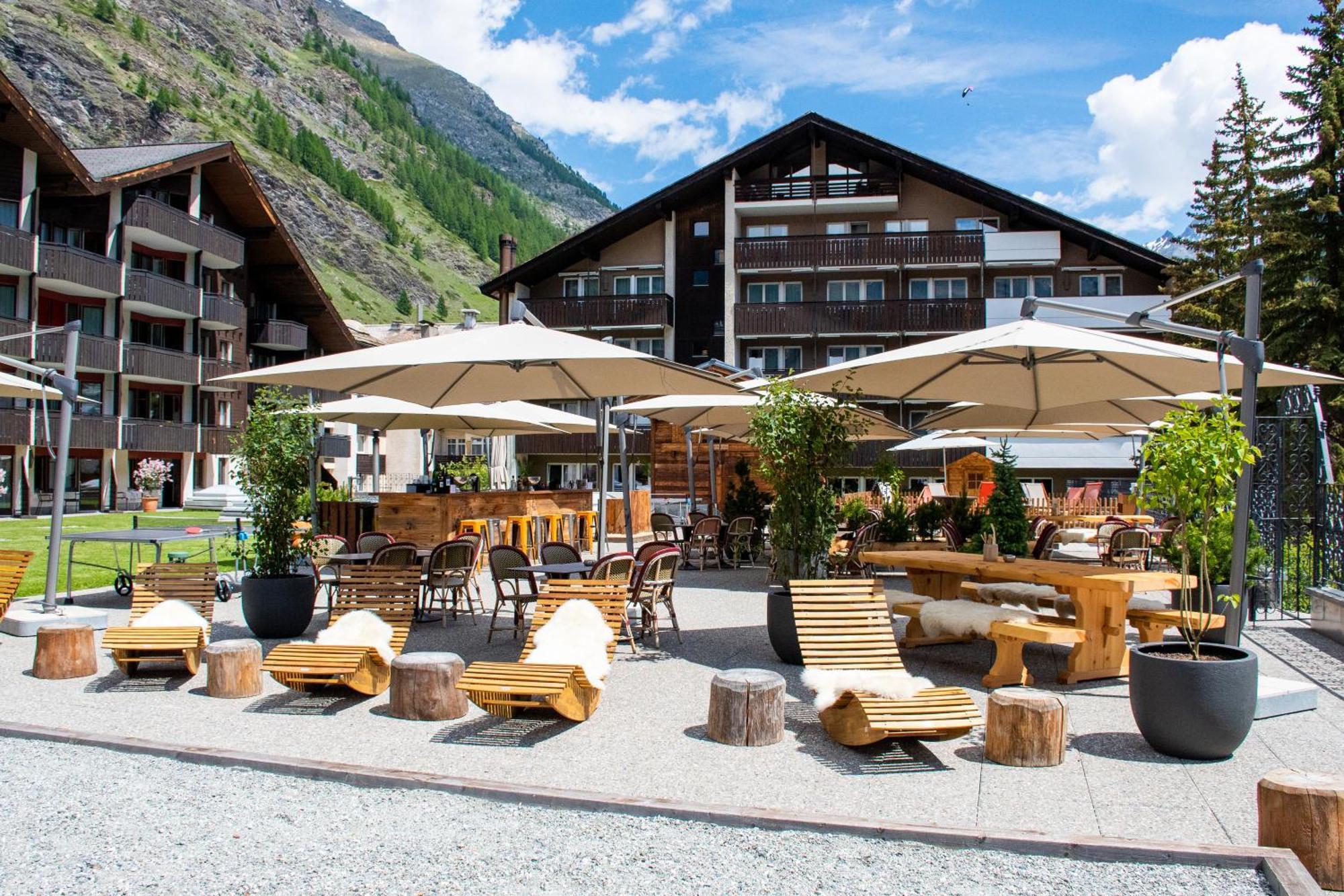 Schweizerhof Zermatt - A Small Luxury Hotel Экстерьер фото