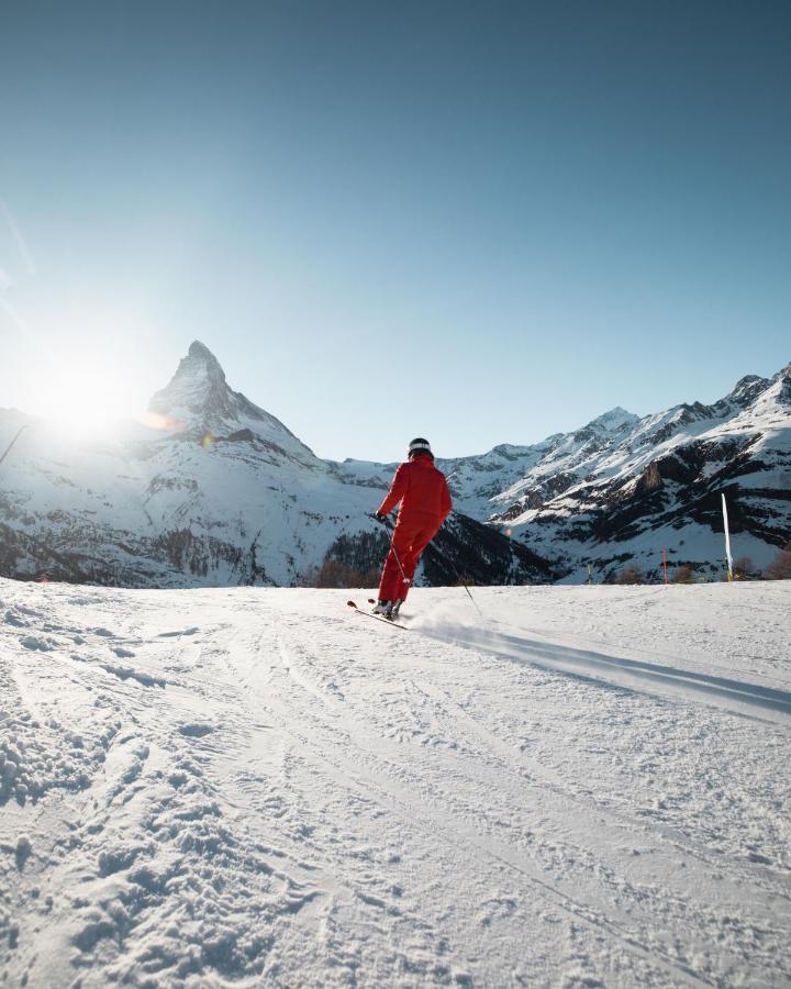 Schweizerhof Zermatt - A Small Luxury Hotel Экстерьер фото